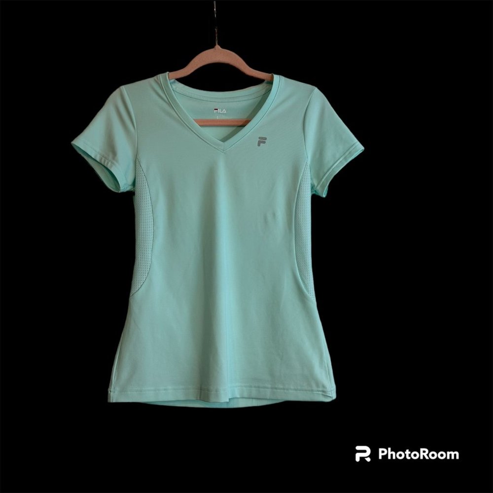 Sports/exercise t-shirt, sweat wicking